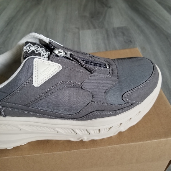 UGG CA805 ZIP Sneakers - Picture 2 of 9